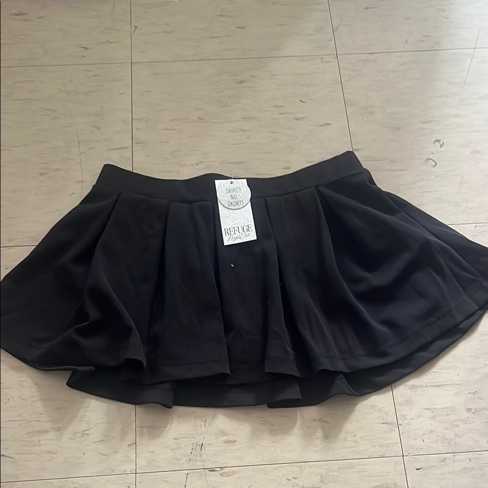 Black Skirt by Revice